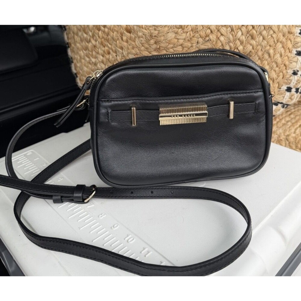 Ted Baker Black Leather  Bag Crossbody Handbag Purse Preppy  Classic